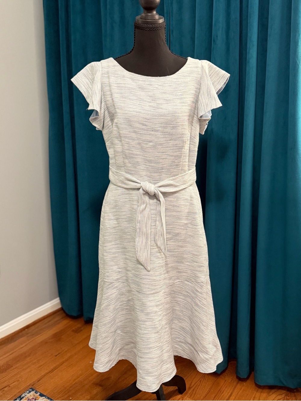 Gal Meets Glam Light Blue-Gray Textured Midi Dress with Tie Waist